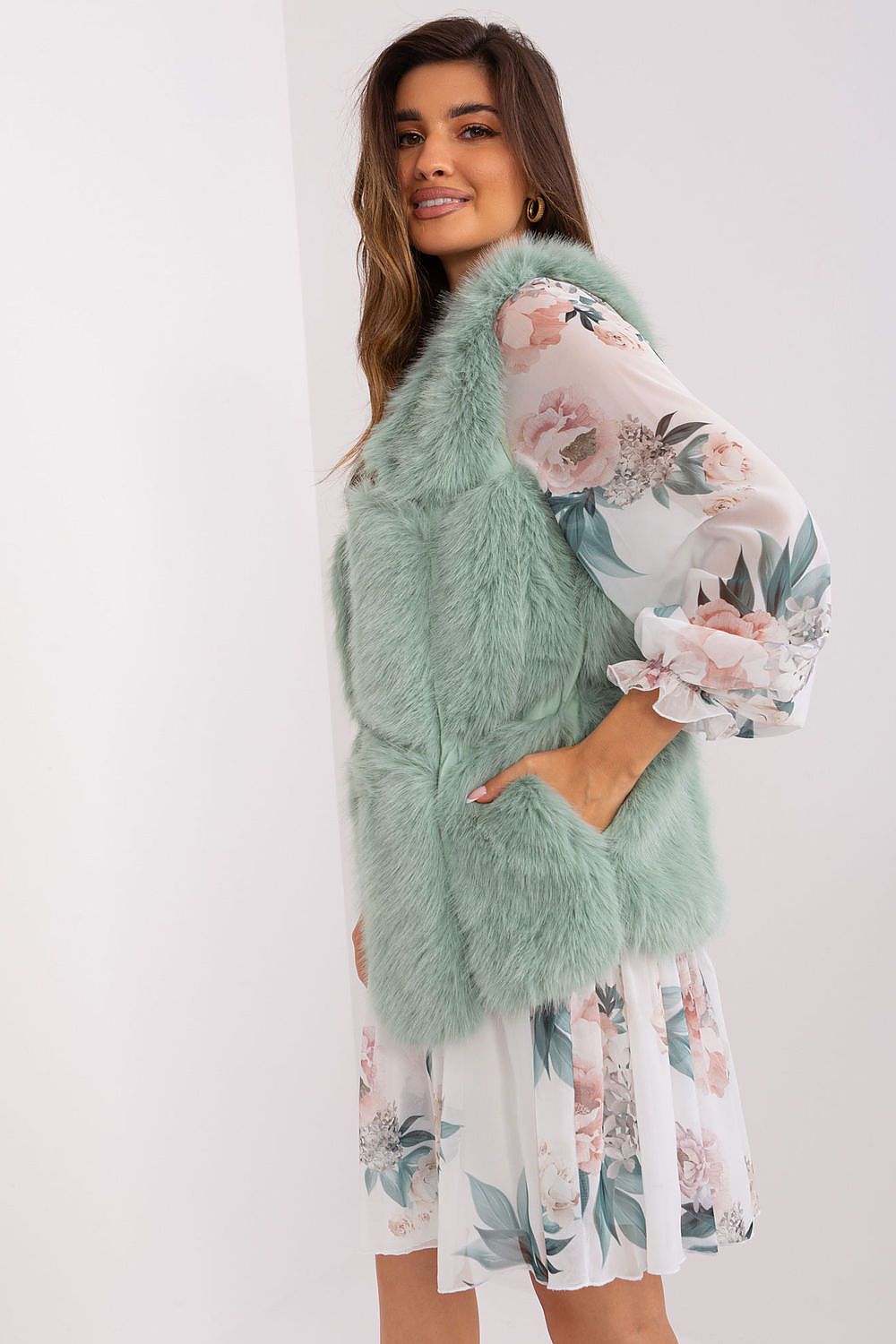  Gilet model 187532 Wool Fashion Italia 